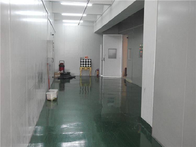 painting room(001).jpg
