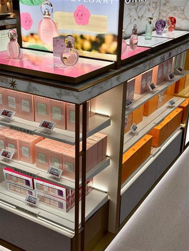Paparkan Rak Perfume Stand untuk Kedai Percuma Duty