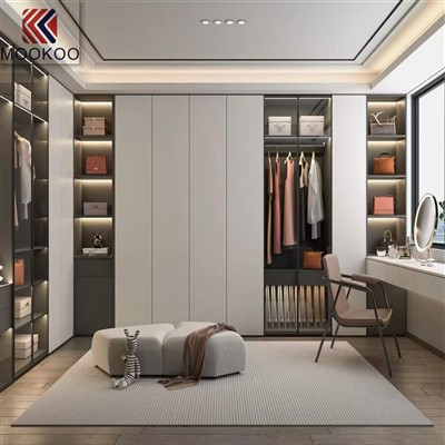 Paparan Bilik Pameran Pakaian di Albania