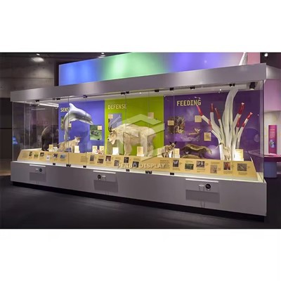Kabinet Pameran Muzium Kaca