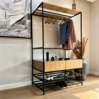 Kabinet Lantai Kayu Logam Moden Perindustrian Dengan Rak Boleh Tanggal Berputar Kemasan Varnish Aksen Kayu Pejal