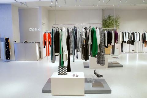 Bilik pameran pakaian