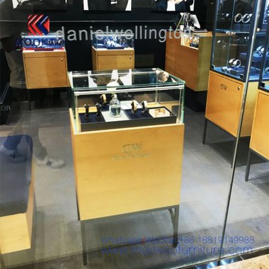 Menonton kes paparan