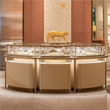 Pembekal Bilik Pameran Barang Kemas Cartier